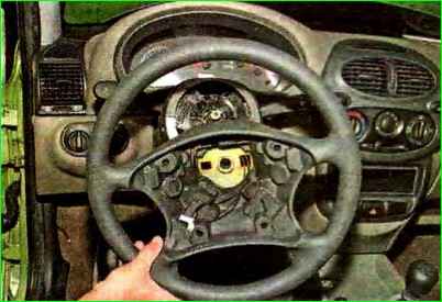 Особенности демонтажа рулевого колеса автомобиля Лада Гранта