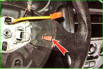 Características del desmontaje del volante del automóvil Lada Granta
