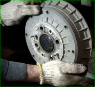 Removing the rear wheel rotor