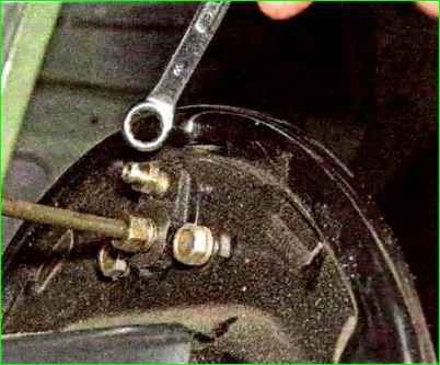 Reemplazo del cilindro de freno de rueda trasera