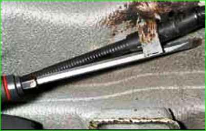 Replacing parking brake cables
