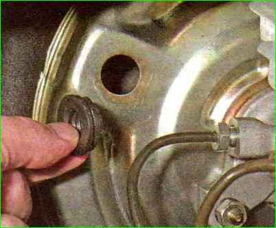 How to check and replace the vacuum brake booster