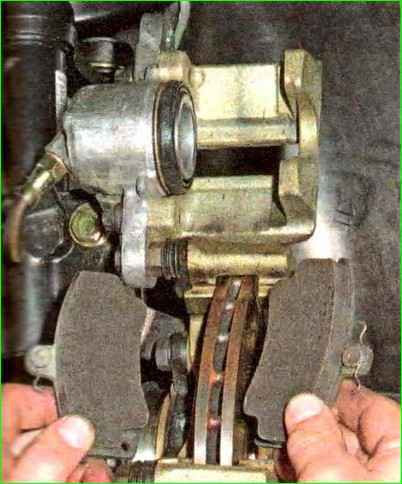 Replacing front wheel brake pads