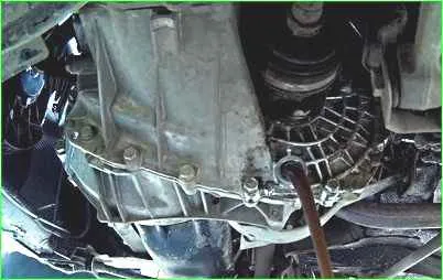 How to change the oil in the gearbox of a Lada Granta car