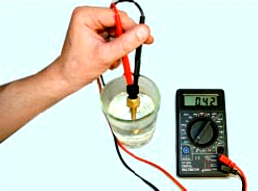 Проверка и замена датчика температуры охлаждающей жидкости Лада Гранта