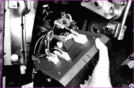 Снятие блока с кронштейна