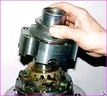 Снятая ведомая шестерня дифференциала