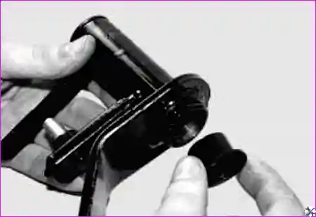 Втулки педали Извлечение втулок педали сцепления для замены