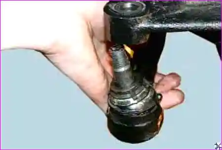 Извлечение полуоси из переднего моста