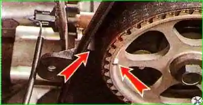 Ersetzen der Steuerantriebsrolle mit automatischem Spanner