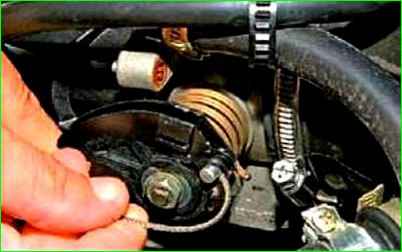 How to replace the throttle cable
