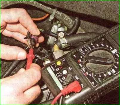 Checking the operation of the throttle sensor
