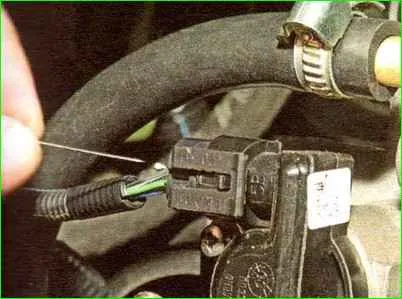 Checking the throttle sensor operation