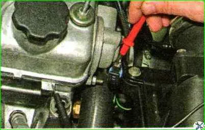 So überprüfen Sie den Kühlmittelsensor Lada Kalina