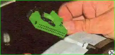 Зняття та встановлення щитка приладів на Ладі Каліні