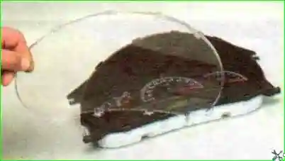 Зняття та встановлення щитка приладів на Ладі Каліні