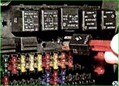 Replacing fuses and relays