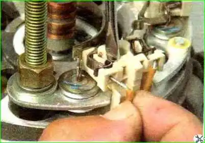 Снятие и разборка генератора Снятие и разборка генератора