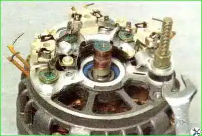 Снятие и разборка генератора Снятие и разборка генератора