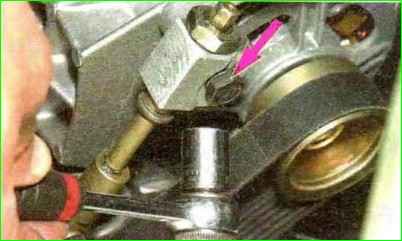 How to replace the tension roller of the Lada Kalina generator