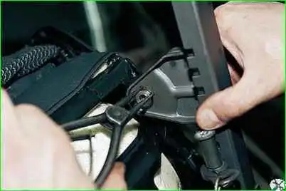 Зняття переднього крісла та санчат Зняття переднього крісла та санок