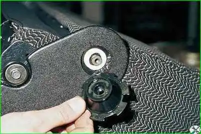 Зняття переднього крісла та санчат Зняття переднього крісла та санок