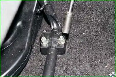 Зняття переднього крісла та санчат Зняття переднього крісла та санок