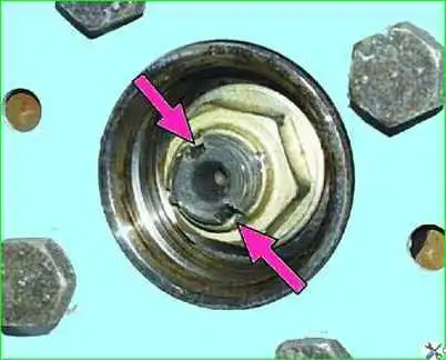 Қалай артқы доңғалақ мойынтірегін тексеру және ауыстыру Артқы доңғалақтың мойынтіректерін тексеру және ауыстыру жолы