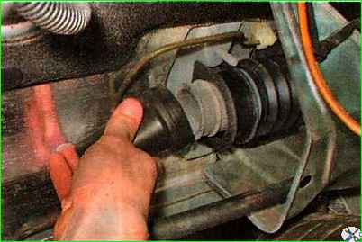 How to replace the steering gear cover