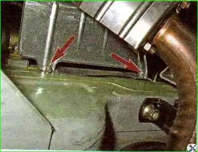 Removing and installing the steering mechanism