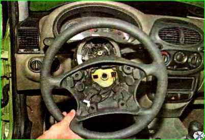 Removing the steering wheel