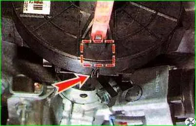 Extracción de un volante equipado con airbag