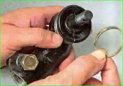 Replacing the tip steering rod Replacing the steering rod end