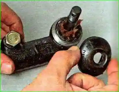 Replacing the tip steering rod Replacing the steering rod end