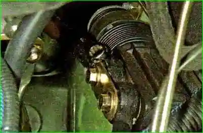 Replacing the steering wheel rod Replacing the steering rod