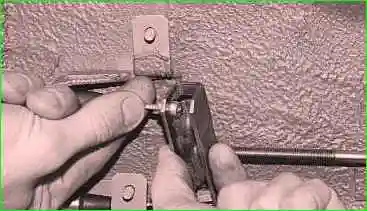 Replacing the parking brake cable