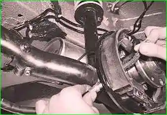 Replacing the parking brake cable