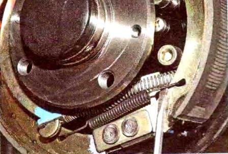 Ремонт тормозных механизмов задних колес