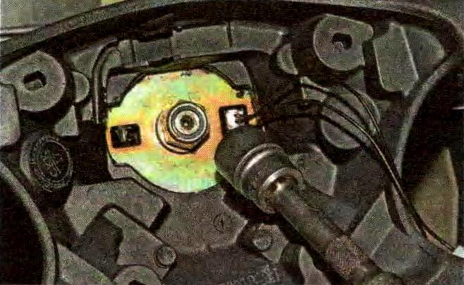 Особенности демонтажа рулевого колеса 