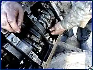 Disassembly of a diesel engine of a KamAZ car