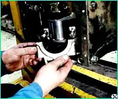 How to lay the crankshaft and piston group of the Kamaz engine