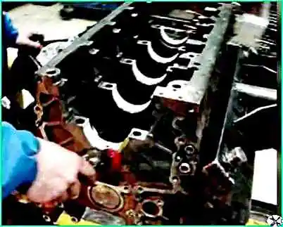 Assembly of KamAZ diesel cylinder block