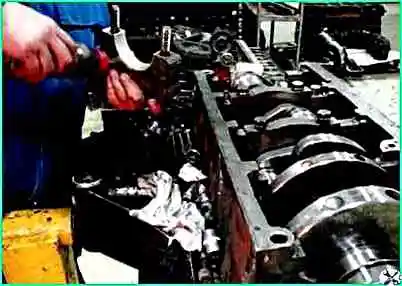 Assembly of KamAZ diesel cylinder block