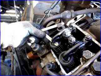 How to adjust Kamaz valve clearances