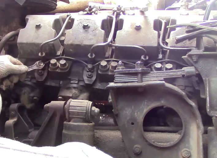 Replacing cylinder head gaskets for diesel 740 Kamaz