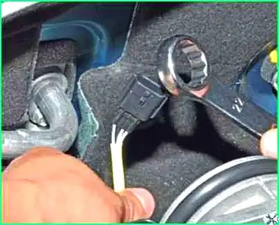 Қалай K4M шығару коллекторының тығыздағышын ауыстыру К4M шығару коллекторының тығыздағышын қалай ауыстыруға болады