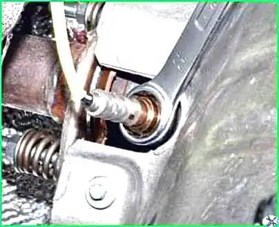 Как снять датчики концентрации кислорода автомобиля Лада Ларгус