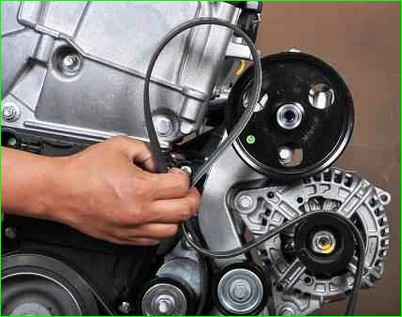 Как заменить ремень генератора автомобиля Лада Ларгус двигатель K4M