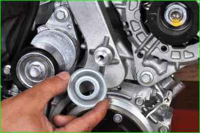 Как заменить ремень генератора автомобиля Лада Ларгус двигатель K4M