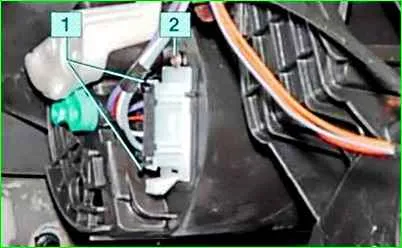 Removing the additional heater fan resistor